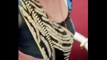 seachwet saree boobs pressing without bra