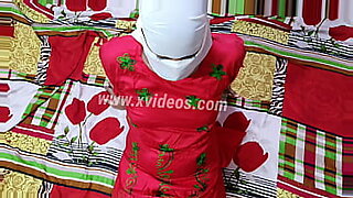 indian desi aunty saree blouse bra south