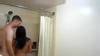 her mom in shower