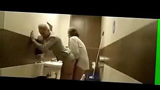 arab girl spycam toilet pee