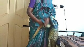 sunny leoni teasing in red saree hottest full video in hindi