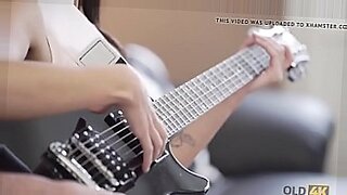 izna-guitar