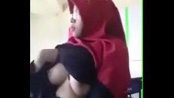 tudung pegang tetek sekolah