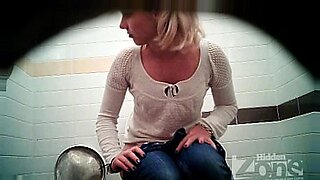 italian voyeur piss wc