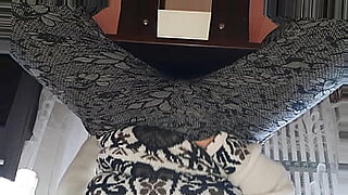 dress-removing-hot-video