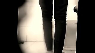 Ngintip-janda-cantik-mandi