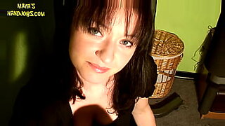 perfect-asian-teen-gets-a-creampie-at-home