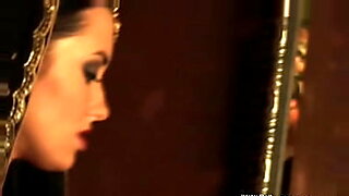 tamil-mediam-big-girls-seducing-sex-video