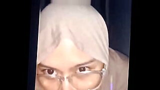 cewek hijab ngocok