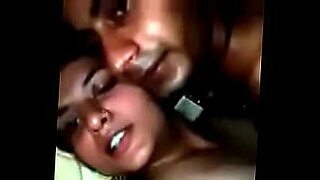 a-horny-girl-records-her-desi-sex-mms-to-her-bf