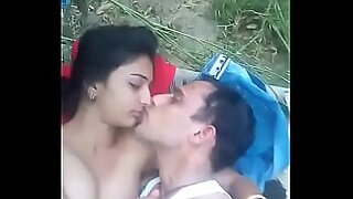 desi gf force fuck in car