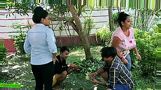 indian-women-desi-dancing